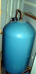 Insulated water tank