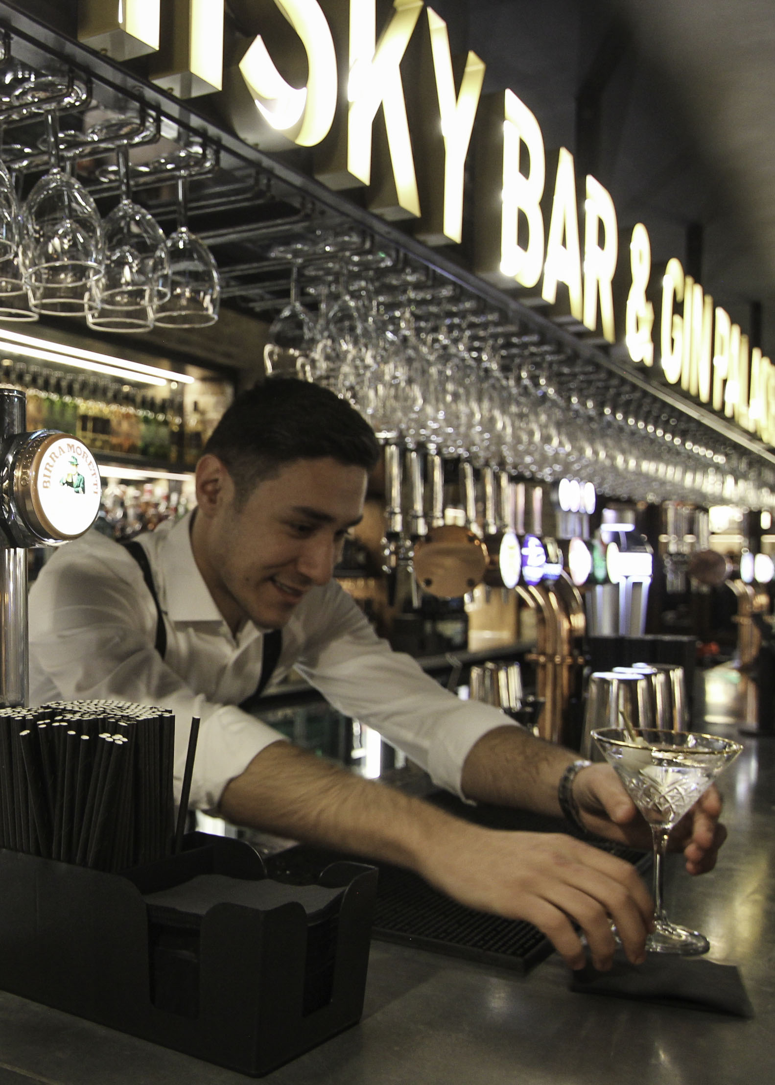 Peaky Blinders Themed Restaurant Opens At Birmingham Airport The Birmingham Press