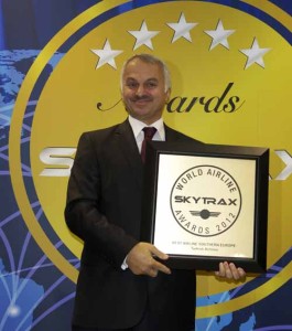 Temel Kotil, General Manager for Turkish Airlines receving the ‘Best Airline Southern Europe’ award