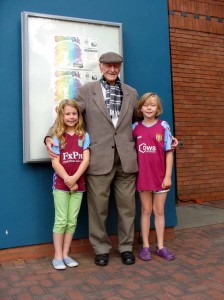 Clabon (left) and Fiona Mellor (right), both aged 8, with Peter Sheppard, 85